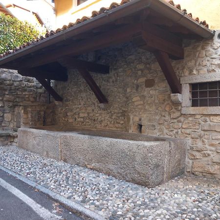 La Casa Di Tina - Civenna Villa Exterior photo